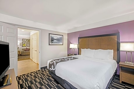 1 King Bed One-Bedroom Suite Non-Smoking