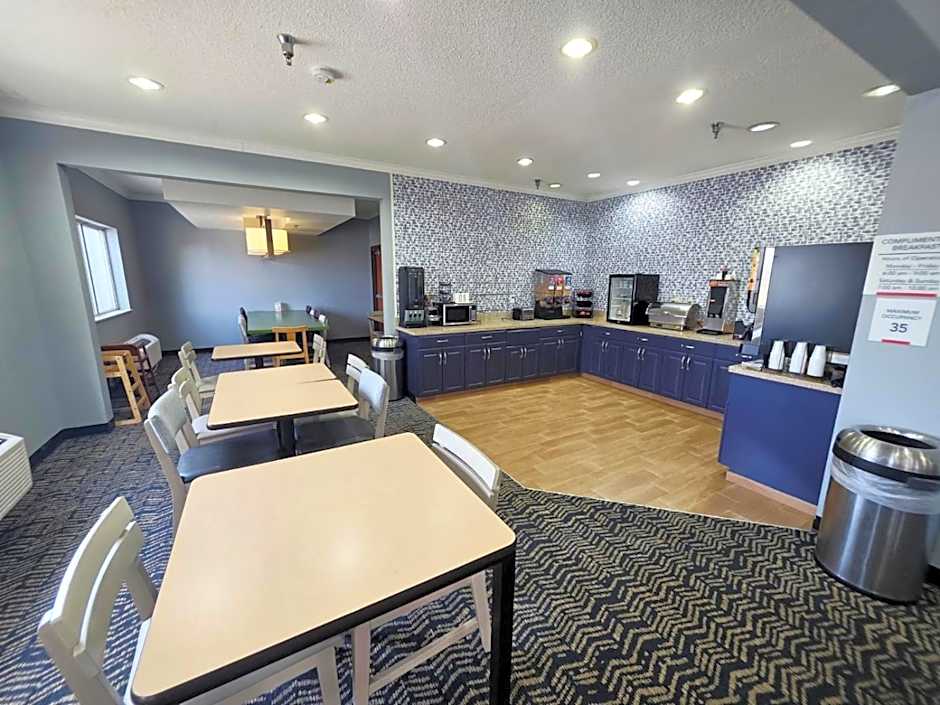 AmericInn by Wyndham Minot