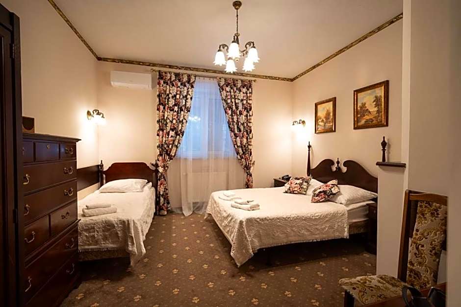 Hotel Trylogia