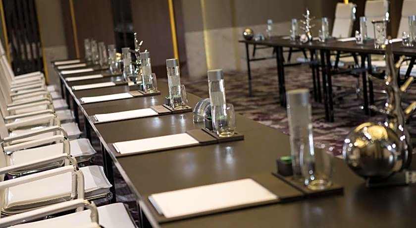 Renaissance by Marriott Suzhou Wujiang Hotel