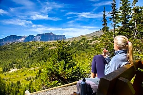 Loft (1 King Bed and 2 Queen Beds)