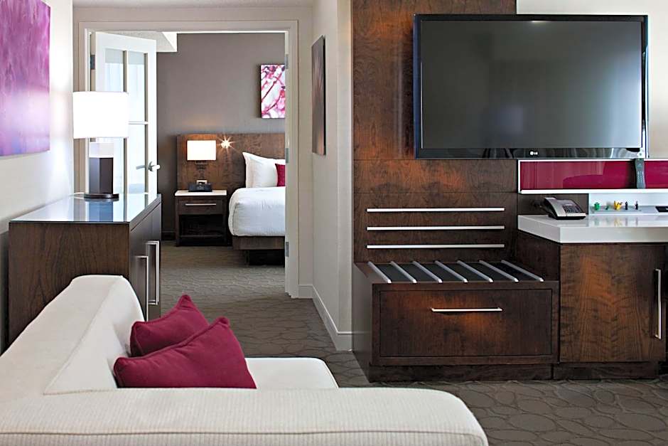 Delta Hotels by Marriott Edmonton South Conference Centre