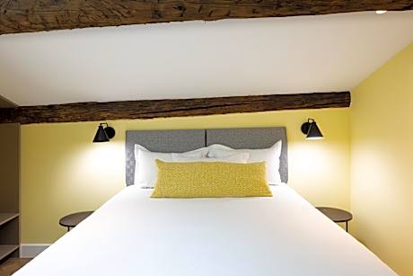 Duplex Apartment with Terrace (2-6 Adults)