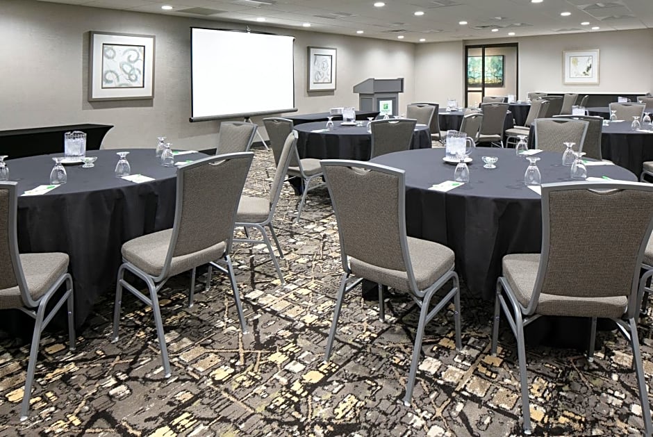 Holiday Inn Hotel & Suites Des Moines-Northwest