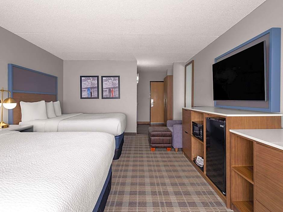 AmericInn by Wyndham Shakopee Near Canterbury Park