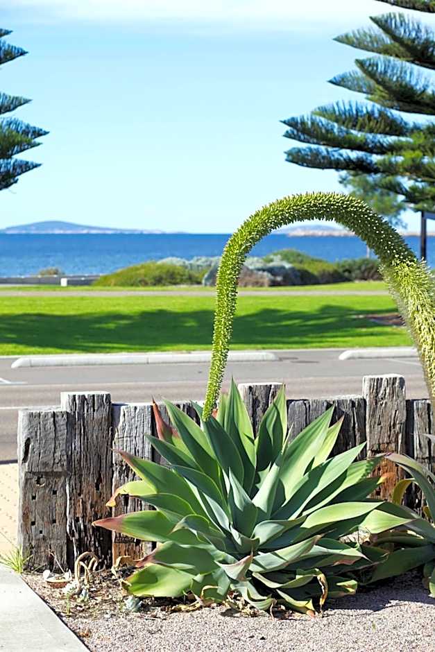Esperance Island View Apartments