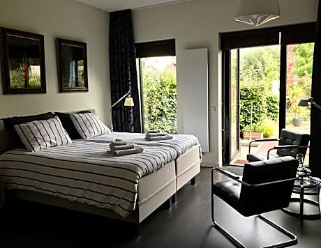 Double Room with Private Bathroom and Terrace