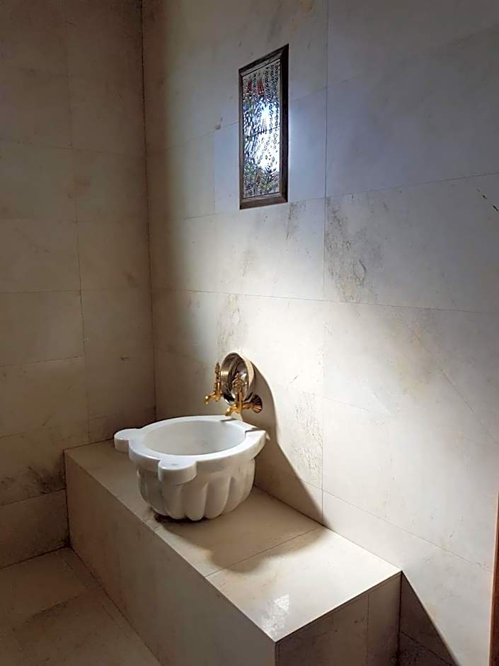 Vineyard Cave Hotel