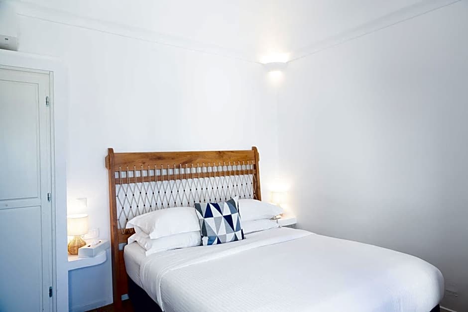 Pantelia Suites