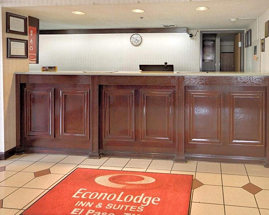 Econo Lodge Inn & Suites El Paso