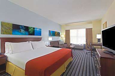 Holiday Inn Express Hotel & Suites Clearwater North/Dunedin By IHG