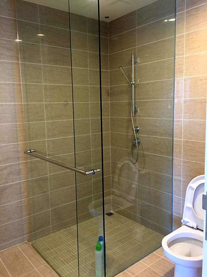 By The Sea Partial Seaview n Mountain View 383