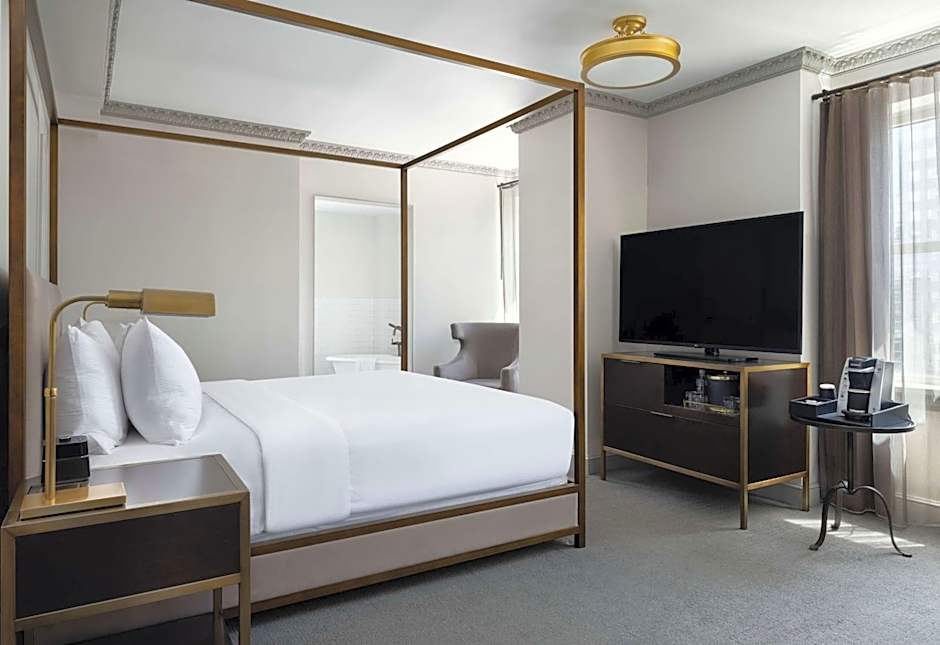 Hotel Phillips Kansas City Curio Collection by Hilton