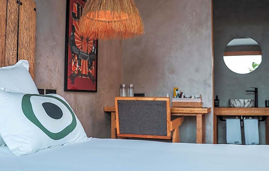 LalaGalu - Beachfront EcoCabins