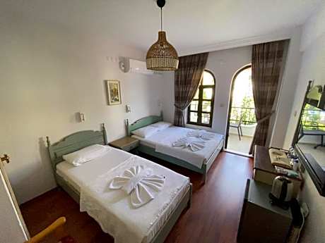 Triple Room with Side Sea View