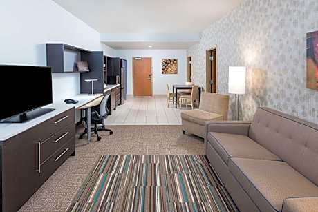 King Suite with Roll-In Shower - Mobility and Hearing Access/Non-Smoking