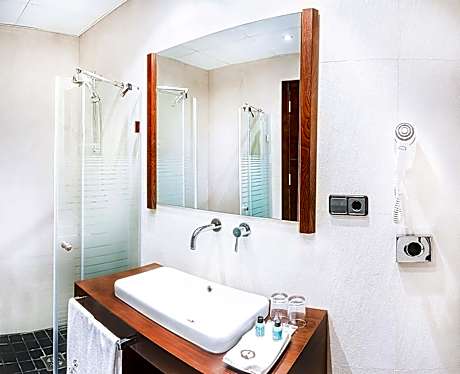 DOUBLE STANDARD GRANDA