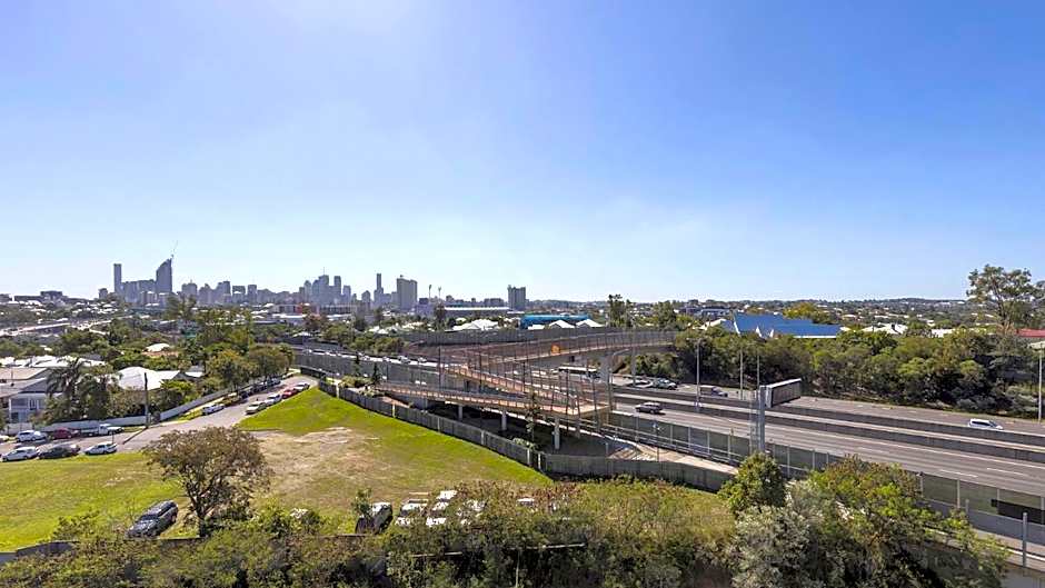 Oaks Brisbane Woolloongabba Suites