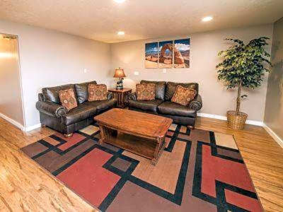Red Ledges Inn