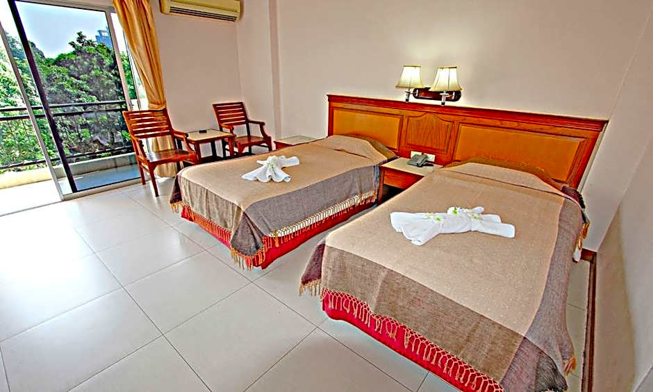 Lek Villa