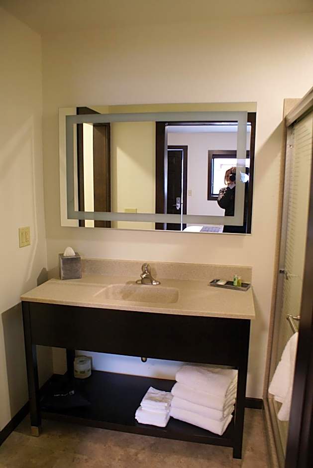 Boarders Inn & Suites by Cobblestone Hotels - Syracuse