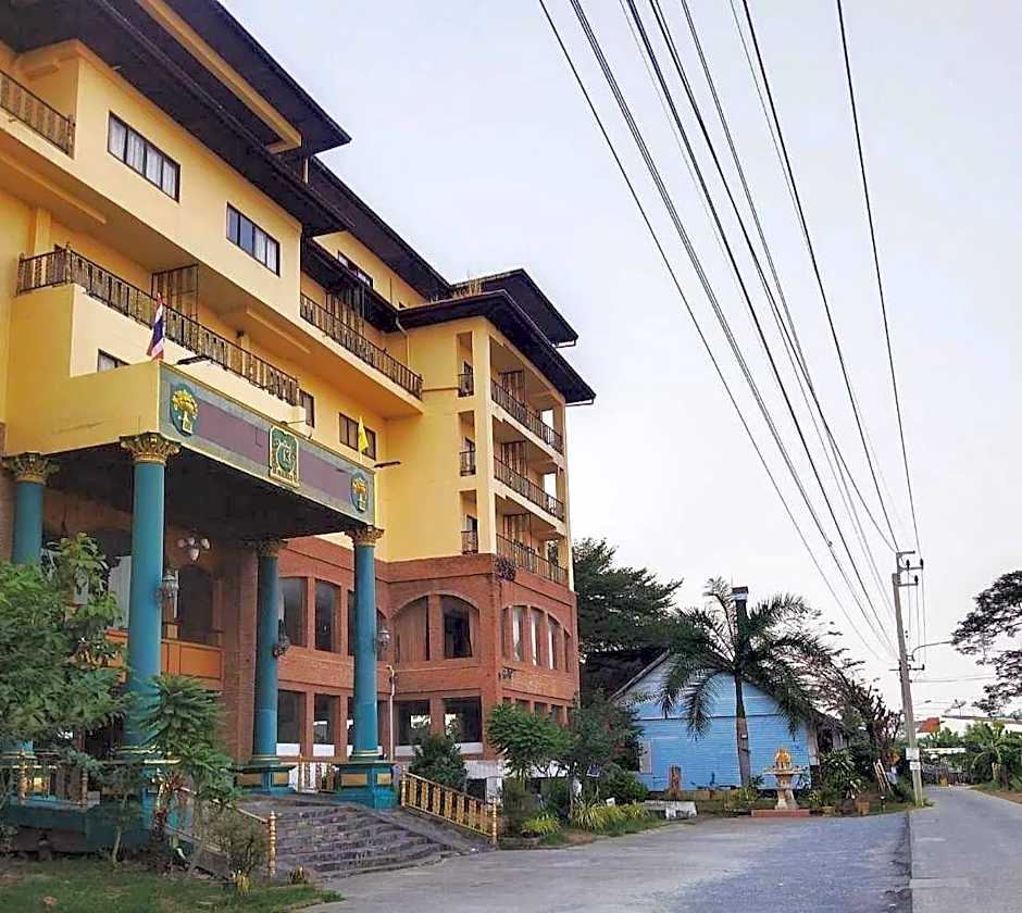 OYO 75466 13 Coins Bang Yai Hotel