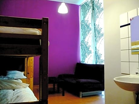 Bed in 4-Bed Mixed Dormitory Room