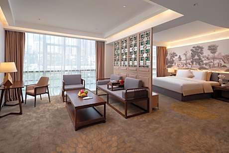 Business Suite-King Size Bed