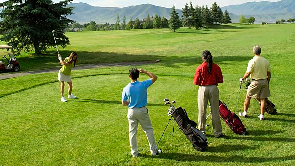 Holiday Inn Express and Suites Valencia - Santa Clarita By IHG