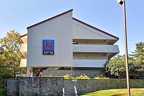 Motel 6-Nashua, NH - South