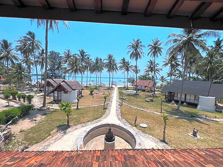 Arys Lagoon Bungalow & Hotel
