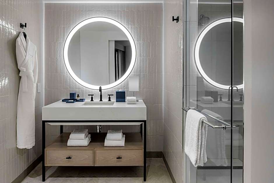 The Morrow Washington DC, Curio Collection By Hilton