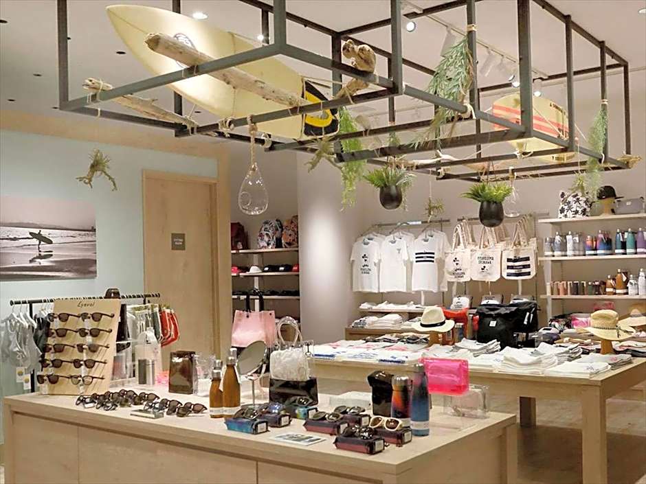 Hotel Breezebay Marina