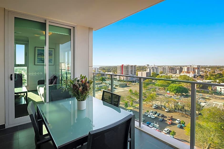 H on Mitchell Apartment Hotel