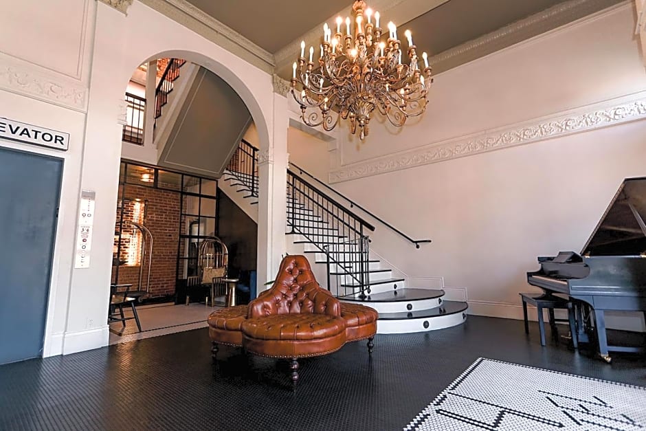 H Hotel