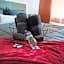Perfect DTWN 2 Bed Condo with Cali King Bed and Gym