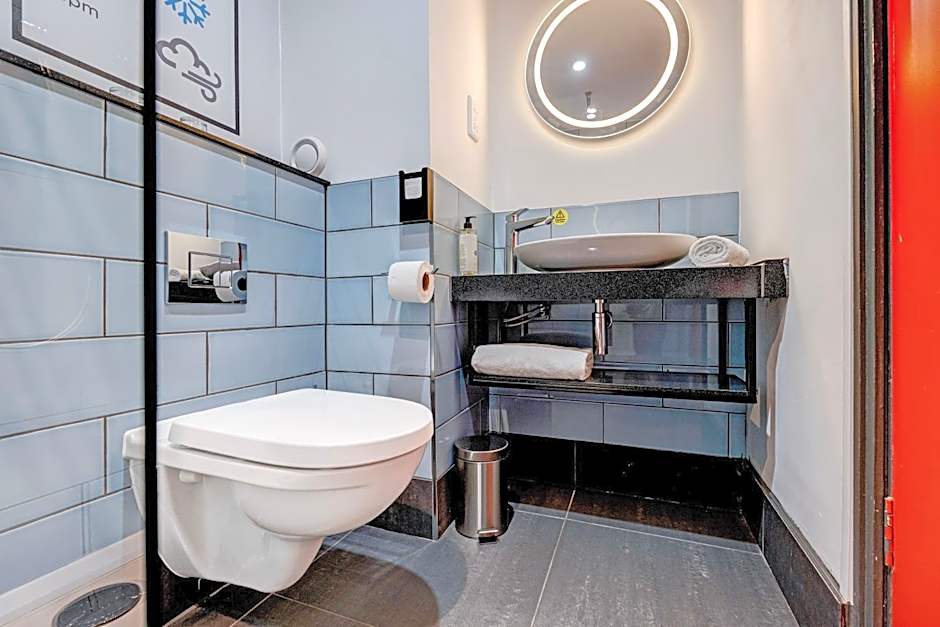 Manchester Portland By Sunday