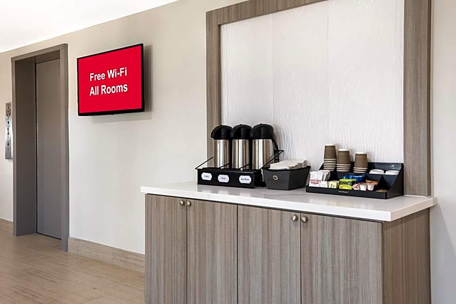 Red Roof Inn Sulphur