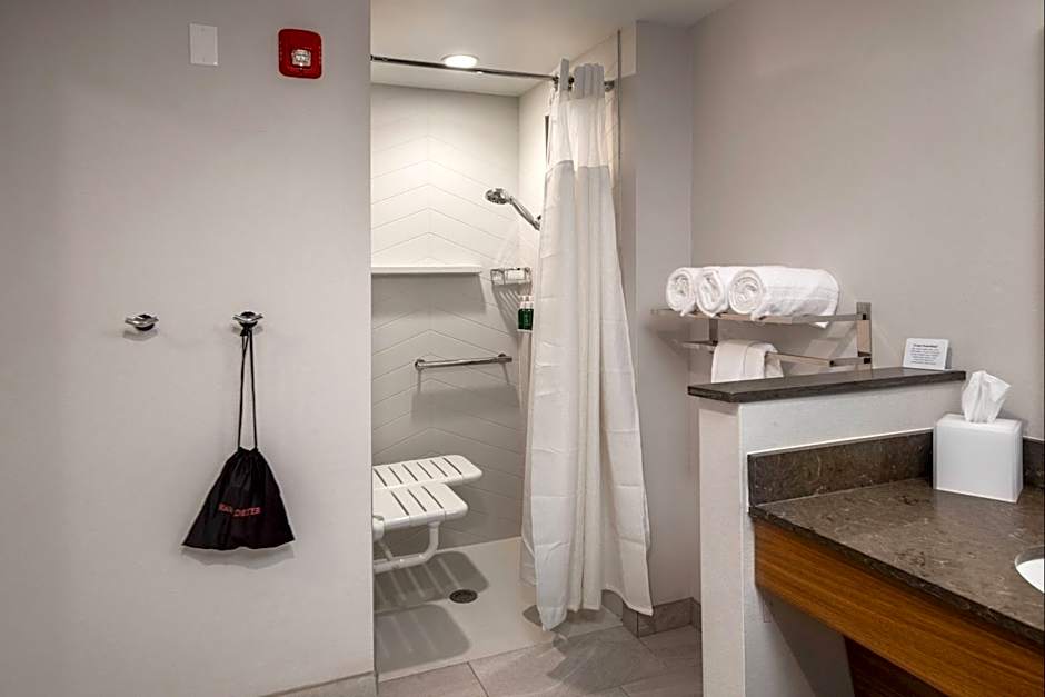 Fairfield Inn & Suites by Marriott Little Rock Airport