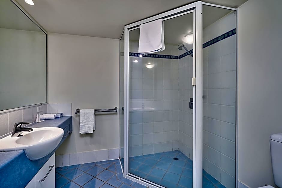 North Cove Waterfront Suites