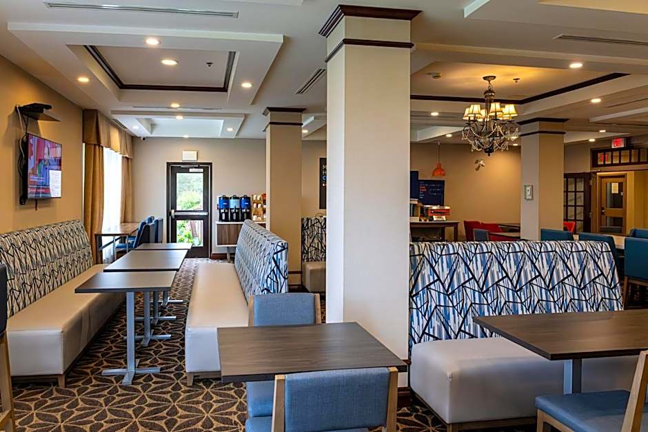 Holiday Inn Express Hotel & Suites Brockville By IHG