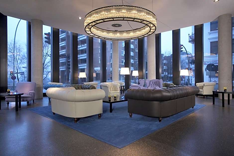 Empire Riverside Hotel