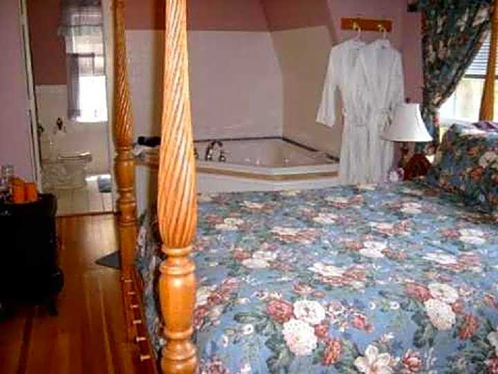 Brookview Manor Inn