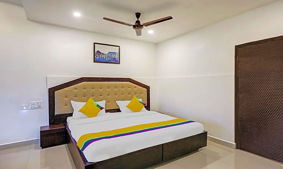 Itsy Hotels Regalia Grand, 500 Mtrs From Madikeri Fort