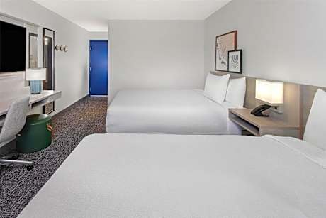 2 Queen Beds