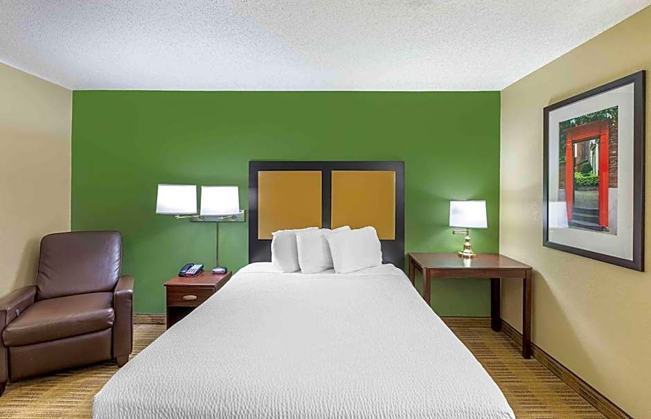 Extended Stay America Select Suites - Milwaukee - Wauwatosa