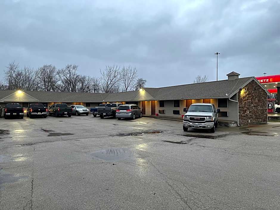 Economy Inn & Suites