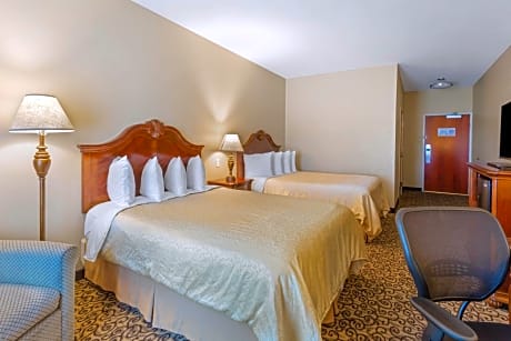 2 Queen Beds, Communication Assistance, Non-Smoking, Full Breakfast