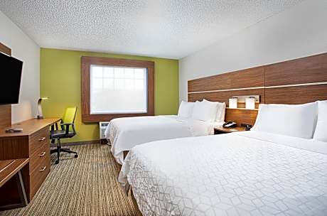 2 Queen Beds Standard Pet Friendly