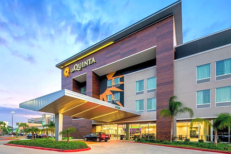 La Quinta Inn & Suites by Wyndham McAllen Convention Center
